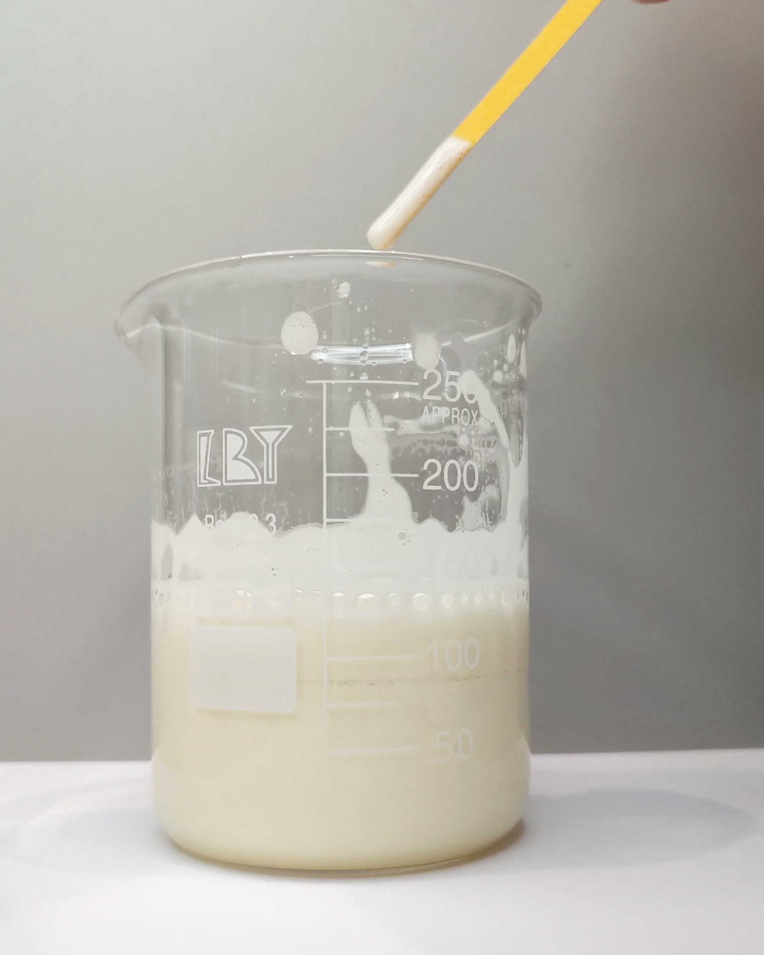17. Zmeriame pH produktu.